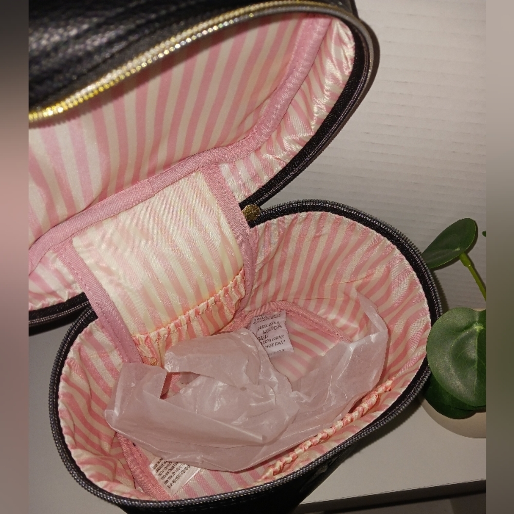 NWT Victoria's Secret - Beauty Bag - Picture 4 of 4